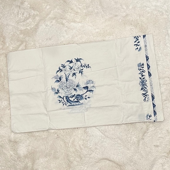 Ralph Lauren Porcelain Rosette Tamarind Chinoiserie Pillow Case Standard Size